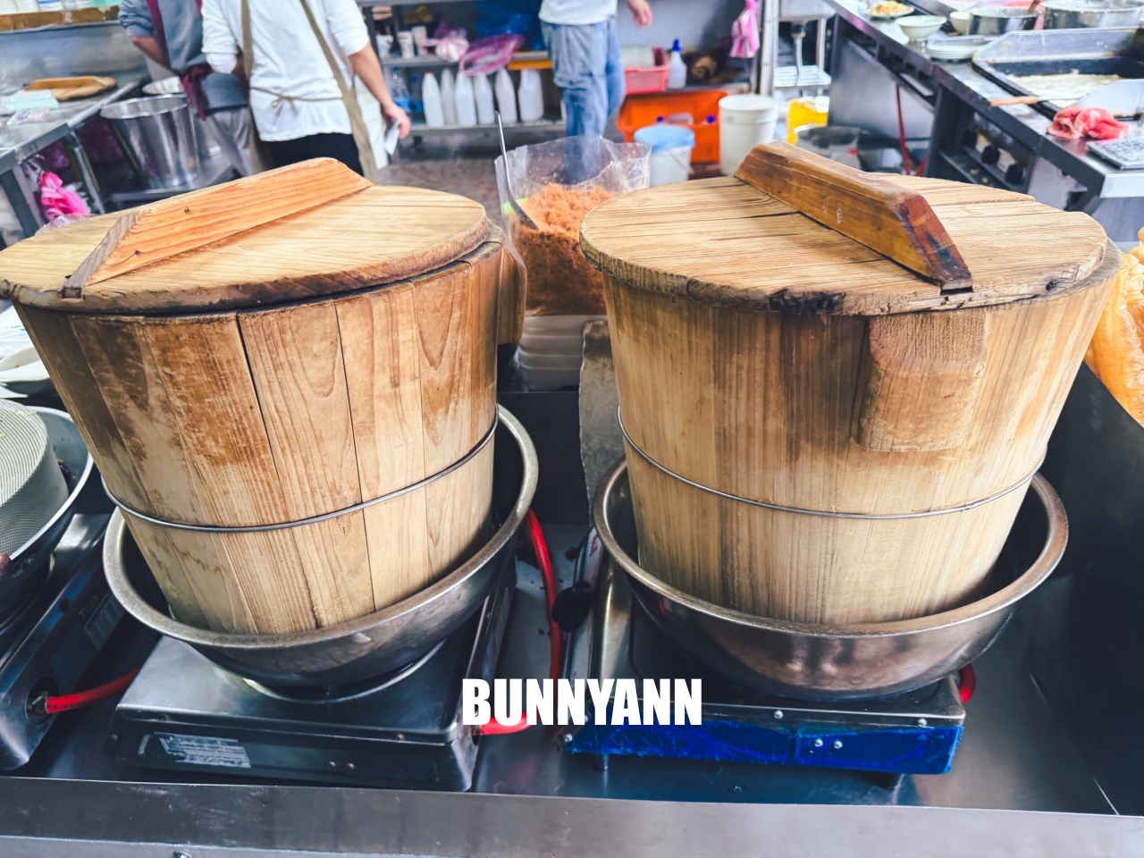 萬里美食【萬里豆漿伯】第三代接手一甲子美味，必吃粉漿蛋餅與美味油飯。