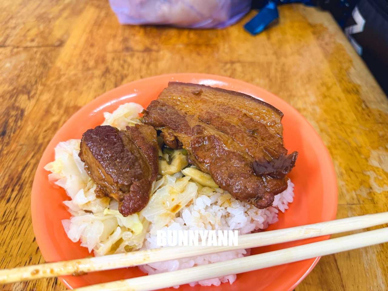 板橋【蔡家排骨飯】福德市場40年排骨飯老字號!免費味噌湯真的很經濟實惠 板橋【蔡家排骨飯】福德市場40年排骨飯老字號!免費味噌湯真的很經濟實惠