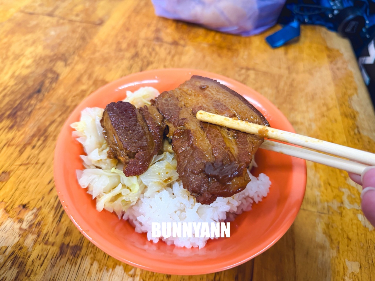 板橋【蔡家排骨飯】福德市場40年排骨飯老字號!免費味噌湯真的很經濟實惠 板橋【蔡家排骨飯】福德市場40年排骨飯老字號!免費味噌湯真的很經濟實惠