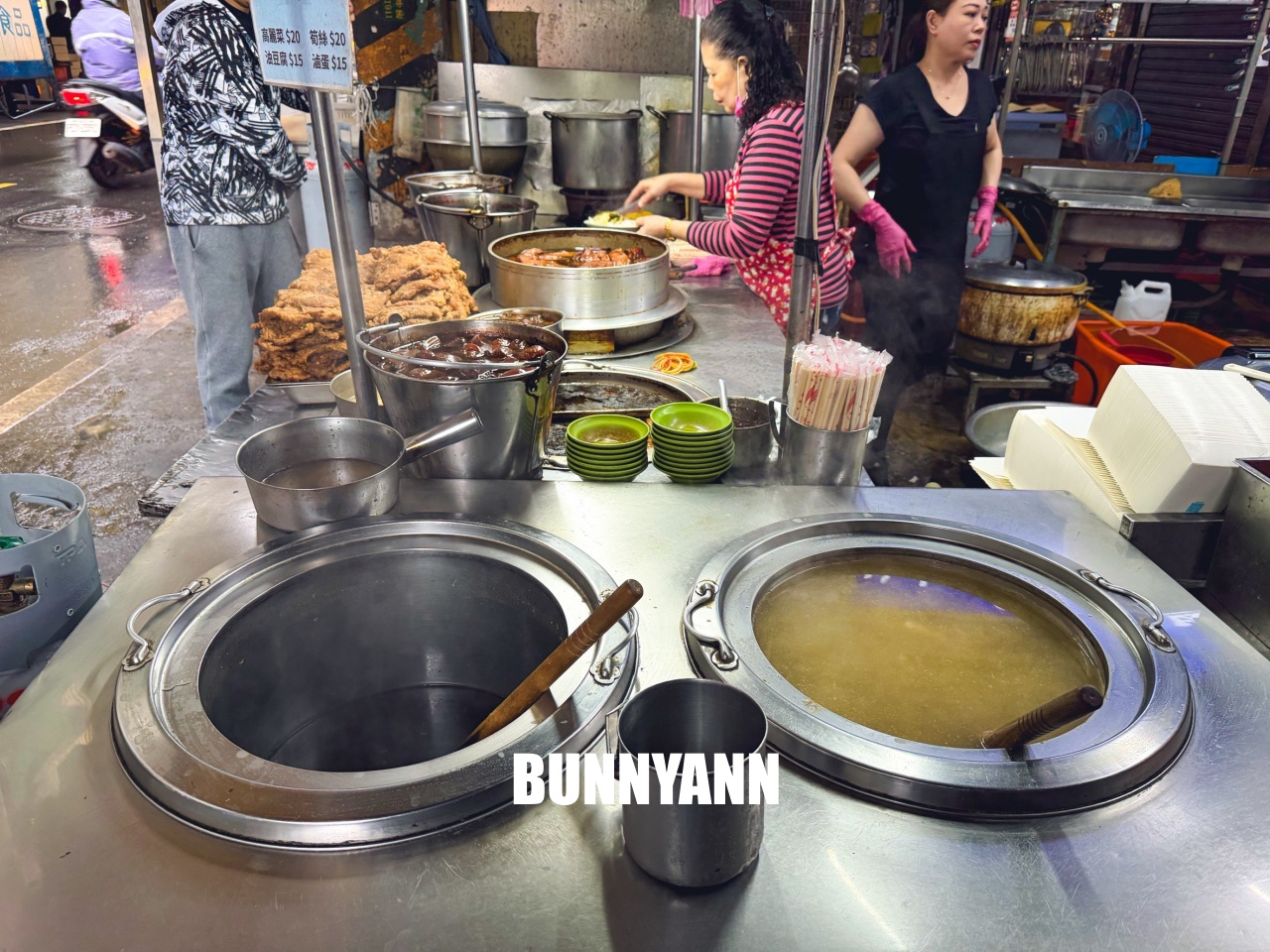 板橋【蔡家排骨飯】福德市場40年排骨飯老字號!免費味噌湯真的很經濟實惠 板橋【蔡家排骨飯】福德市場40年排骨飯老字號!免費味噌湯真的很經濟實惠