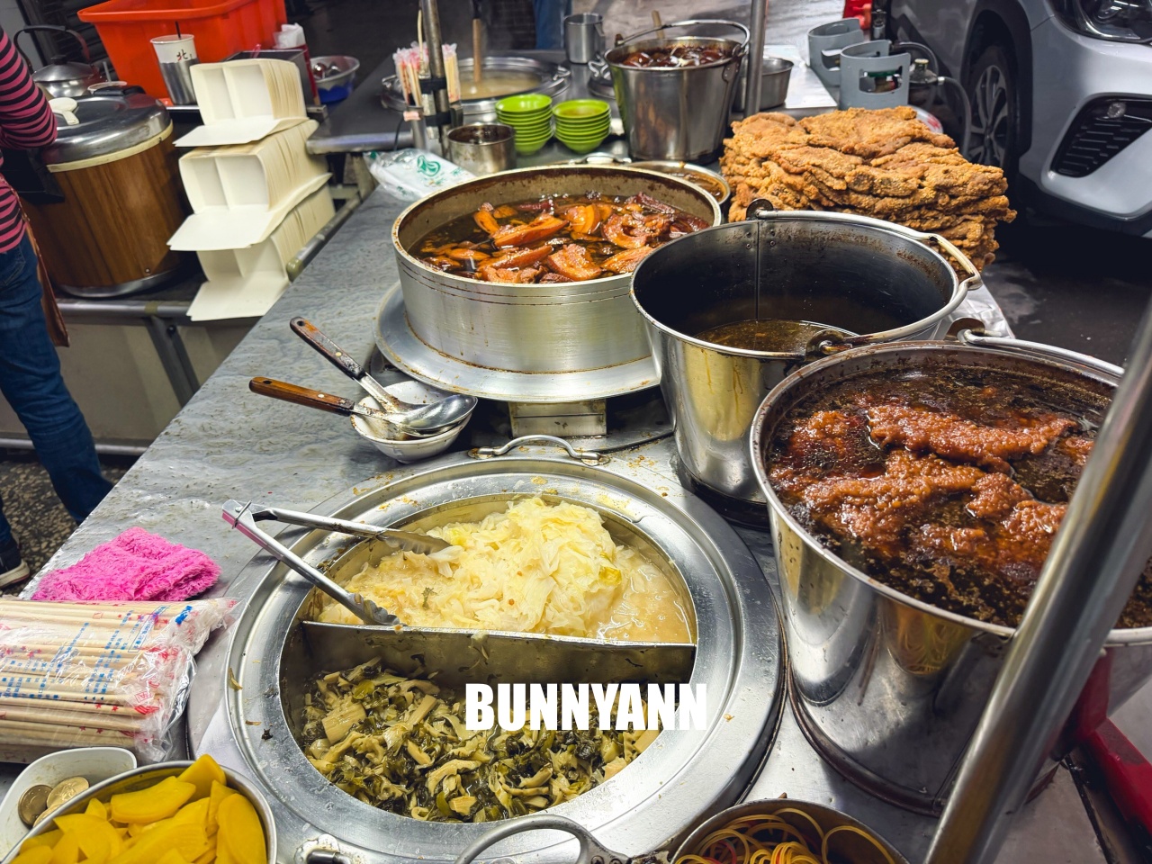 板橋【蔡家排骨飯】福德市場40年排骨飯老字號!免費味噌湯真的很經濟實惠 板橋【蔡家排骨飯】福德市場40年排骨飯老字號!免費味噌湯真的很經濟實惠