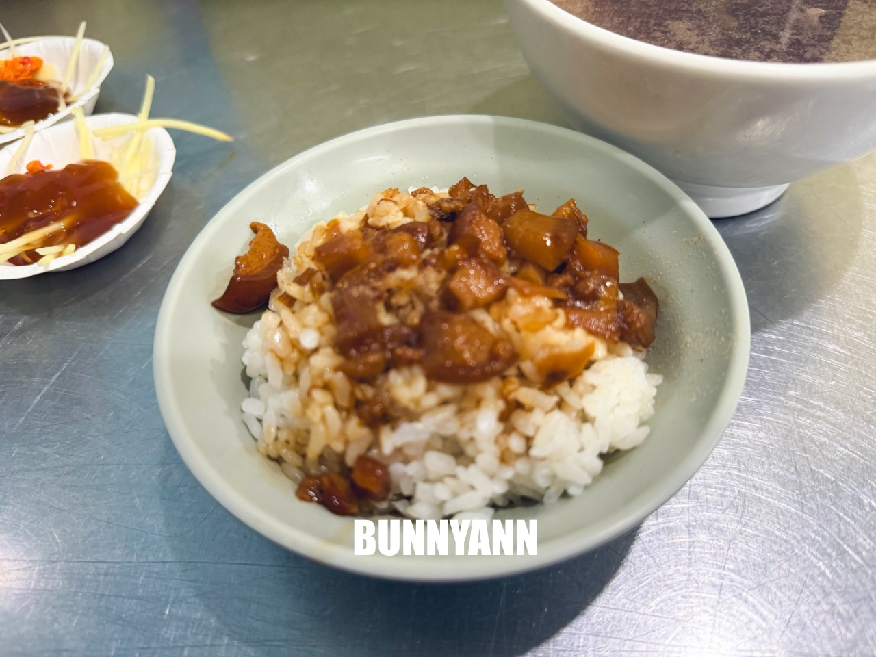 台南【西羅殿牛肉湯】台南人ㄟ早餐,點湯就送肉燥飯,超狂排隊人潮、菜單價位分享。 台南【西羅殿牛肉湯】台南人ㄟ早餐,點湯就送肉燥飯,超狂排隊人潮、菜單價位分享。