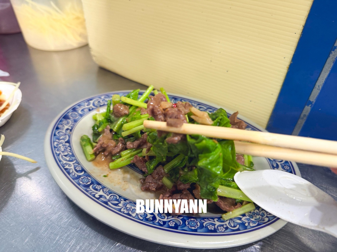台南【西羅殿牛肉湯】台南人ㄟ早餐,點湯就送肉燥飯,超狂排隊人潮、菜單價位分享。 台南【西羅殿牛肉湯】台南人ㄟ早餐,點湯就送肉燥飯,超狂排隊人潮、菜單價位分享。