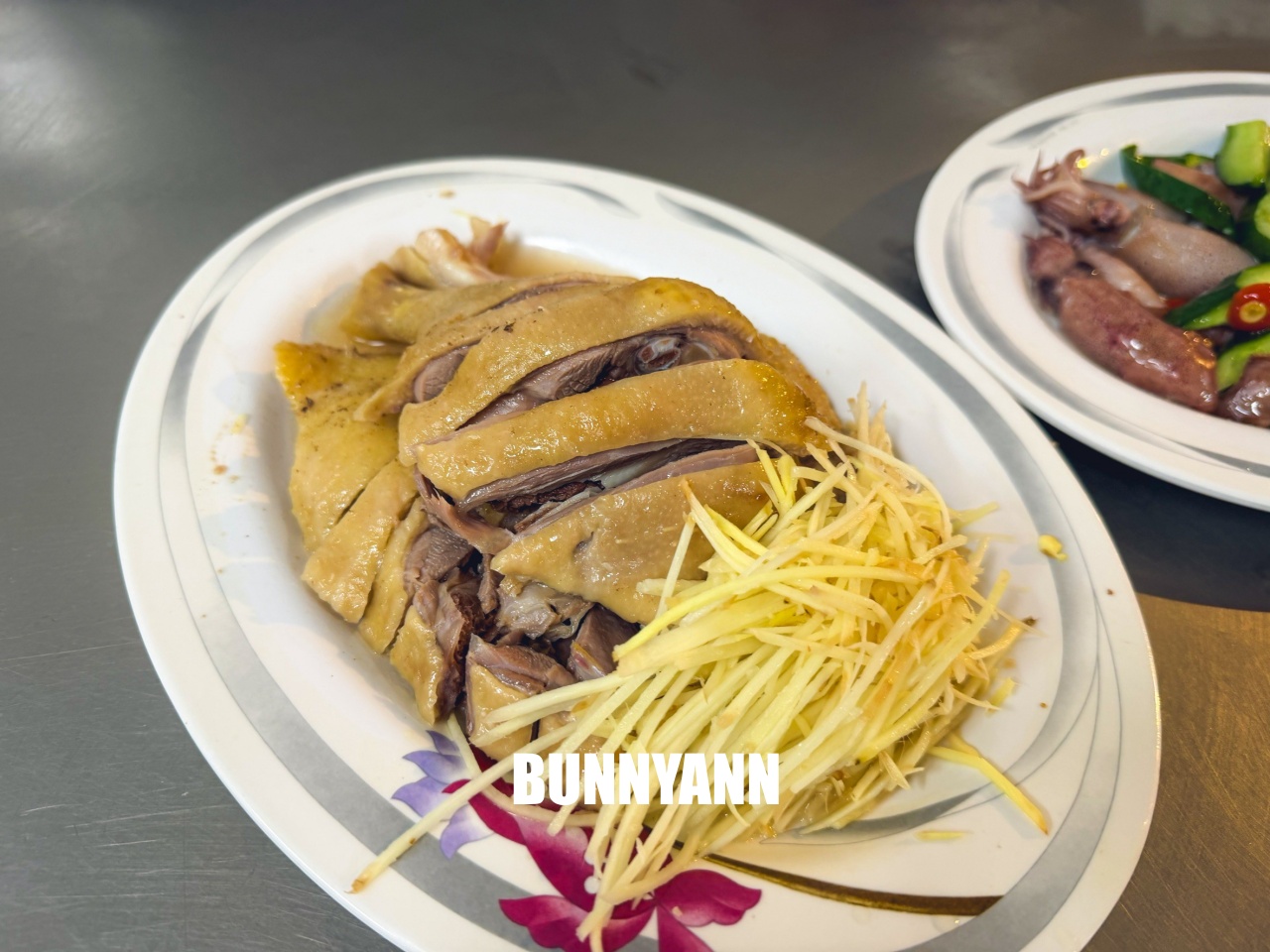 新北【金包里鴨肉】蠻好吃的金山鴨肉，炒麵跟小卷也是招牌菜色必吃