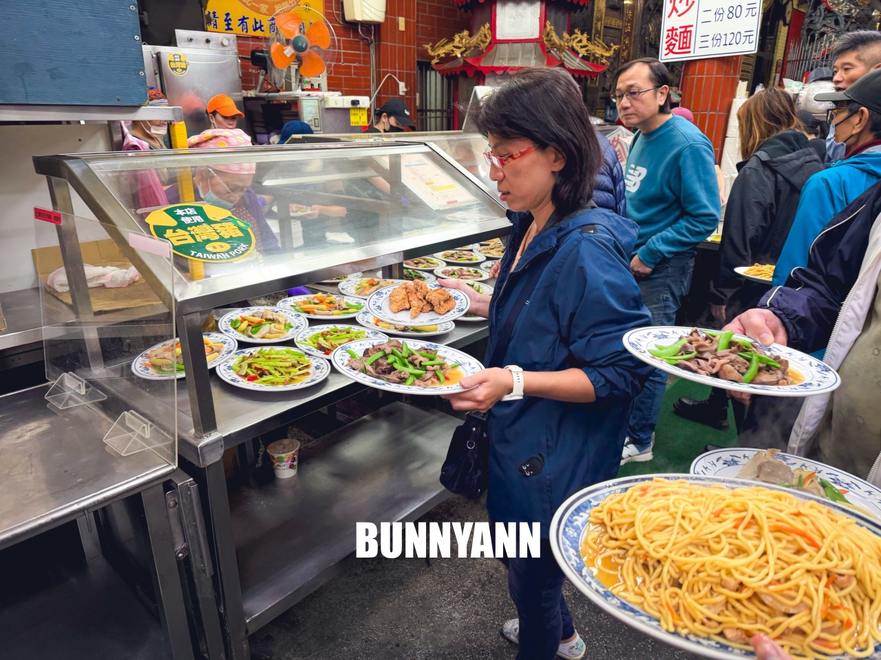 新北【金包里鴨肉】蠻好吃的金山鴨肉，炒麵跟小卷也是招牌菜色必吃