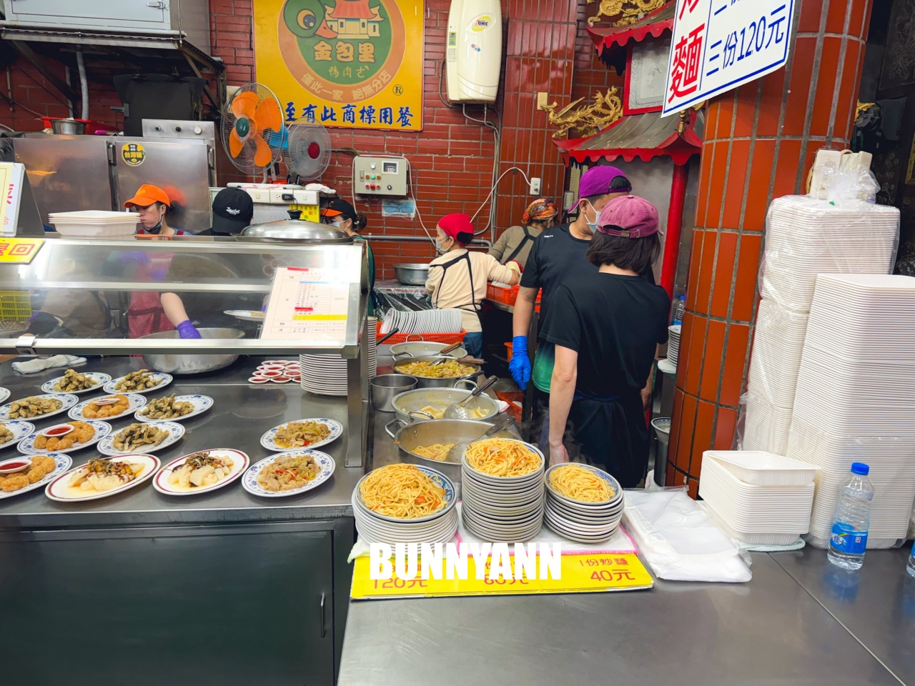 新北【金包里鴨肉】蠻好吃的金山鴨肉，炒麵跟小卷也是招牌菜色必吃