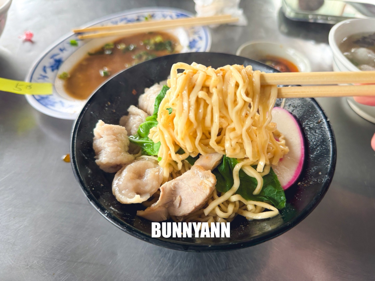 台南【陳家汕頭意麵】公園南路超人氣老店，必點手工魚冊與乾意麵，滷味也好吃