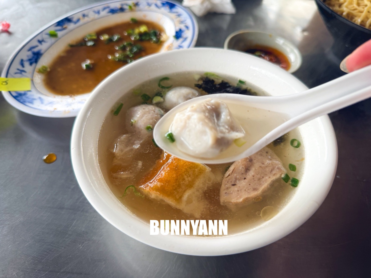 台南【陳家汕頭意麵】公園南路超人氣老店，必點手工魚冊與乾意麵，滷味也好吃