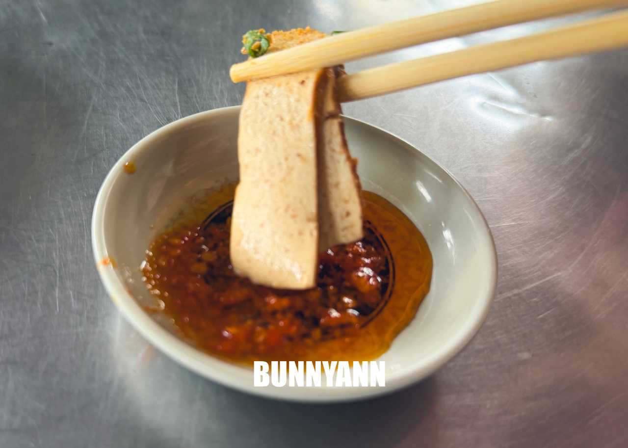 台南【陳家汕頭意麵】公園南路超人氣老店，必點手工魚冊與乾意麵，滷味也好吃