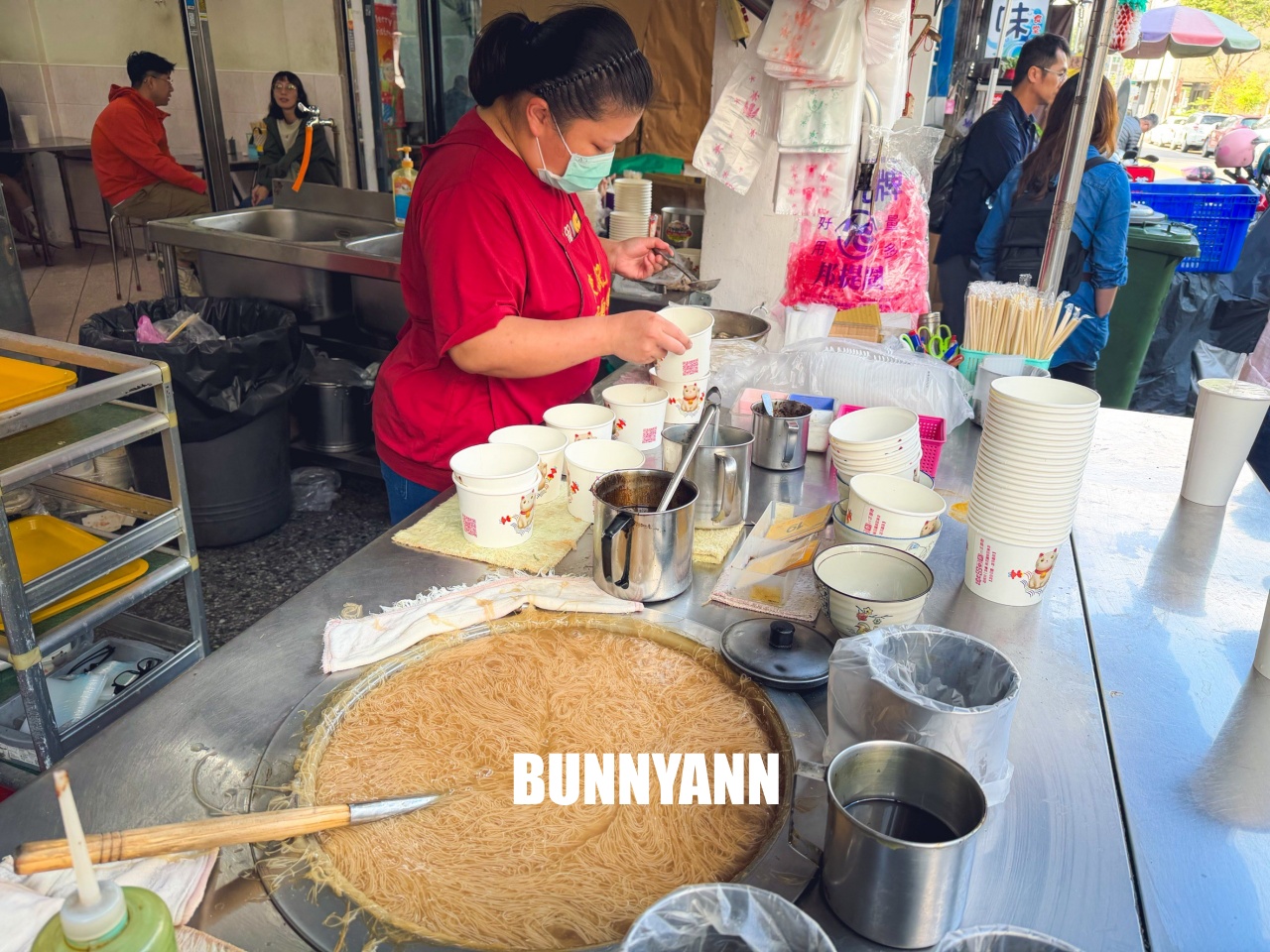 台中【陳記蚵仔麵線】第五市場超人氣蚵仔大腸麵線糊一賣就是30年 台中【陳記蚵仔麵線】第五市場超人氣蚵仔大腸麵線糊一賣就是30年