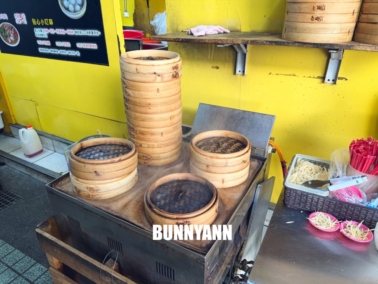 台北【黃金麵線】人氣版蚵仔大腸麵線糊一賣數十個年頭 台北【黃金麵線】人氣版蚵仔大腸麵線糊一賣數十個年頭