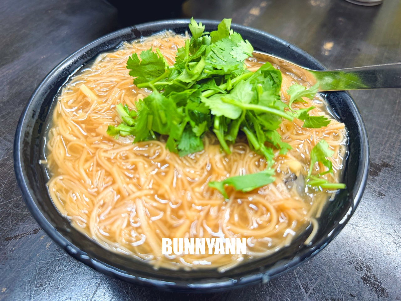 台北【黃金麵線】人氣版蚵仔大腸麵線糊一賣數十個年頭 台北【黃金麵線】人氣版蚵仔大腸麵線糊一賣數十個年頭