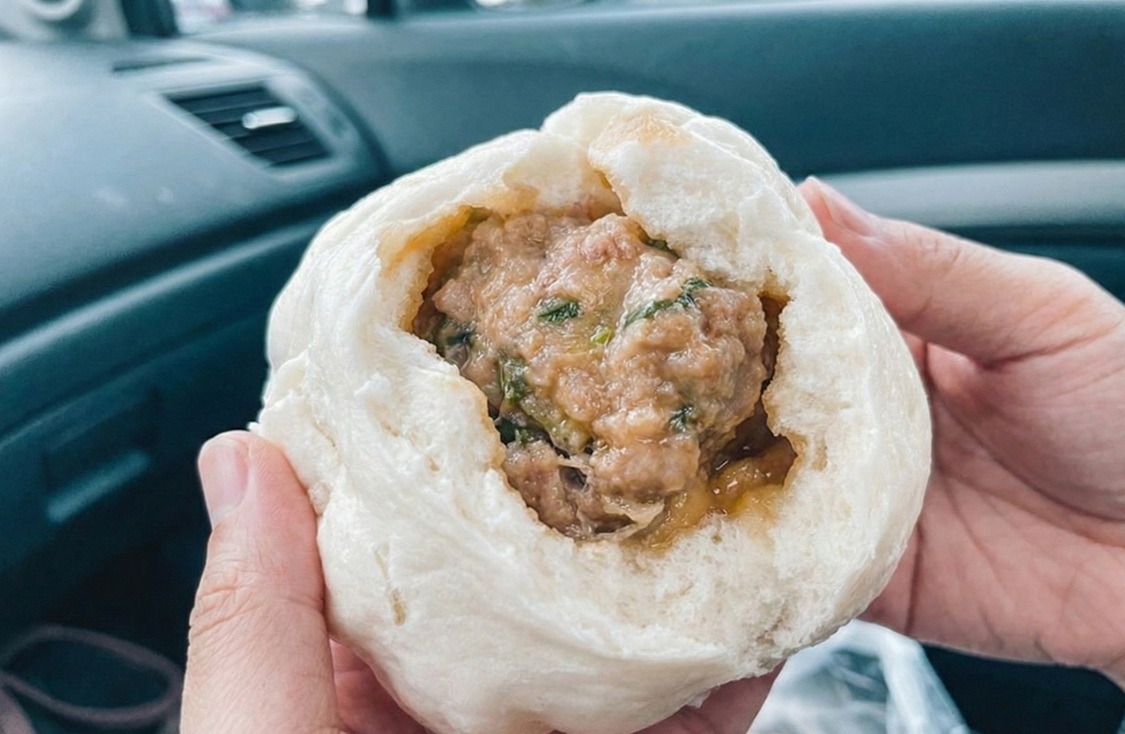 宜蘭【礁溪包子饅頭專賣店】沒排隊吃不到的傳奇肉包，出爐時間與限購攻略看這篇。