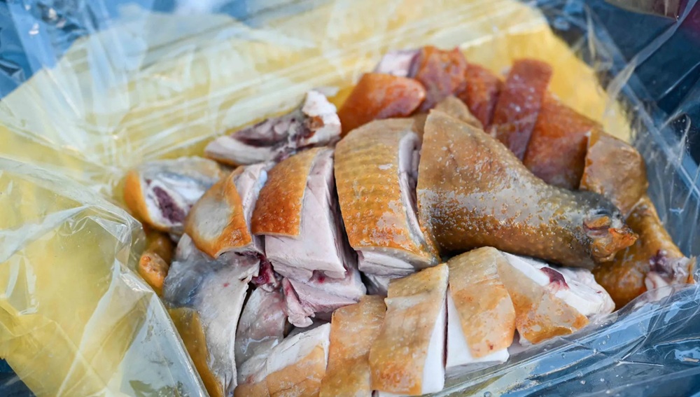 北投美食【一順鹽水雞】還沒開攤就排隊,在地人瘋搶的隱藏版美味煙燻雞。 北投美食【一順鹽水雞】還沒開攤就排隊,在地人瘋搶的隱藏版美味煙燻雞。