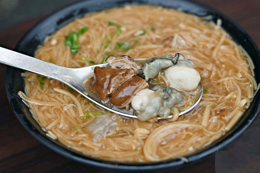 台北【樂業麵線】綜合大腸蚵仔麵線一賣好幾個年頭