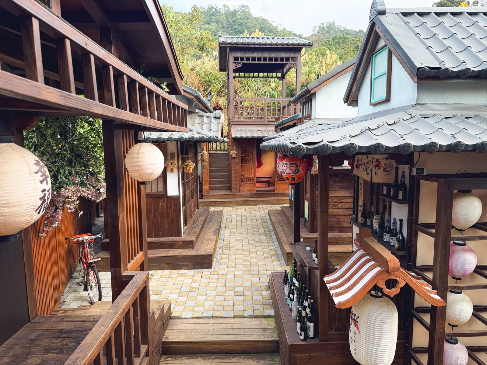 苗栗【愛麗絲的天空攝影基地】美拍大教堂、城堡和日式街等豐富元素。