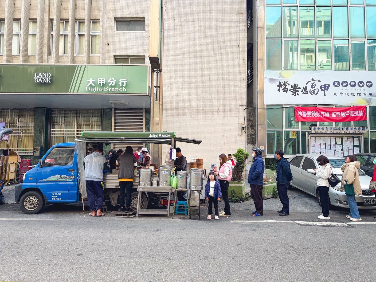大甲美食推薦「阿嘉小籠包」現包現蒸，滿滿蔥肉內餡超多汁！