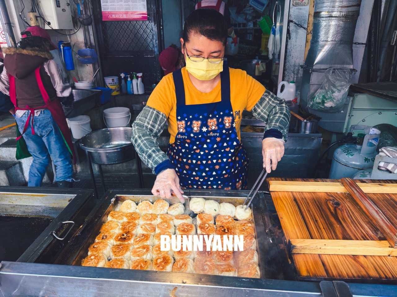 大甲必吃！一品香水煎包，超爆汁豬肉餡餅與噴香韭菜包，價格親民的銅板美食！