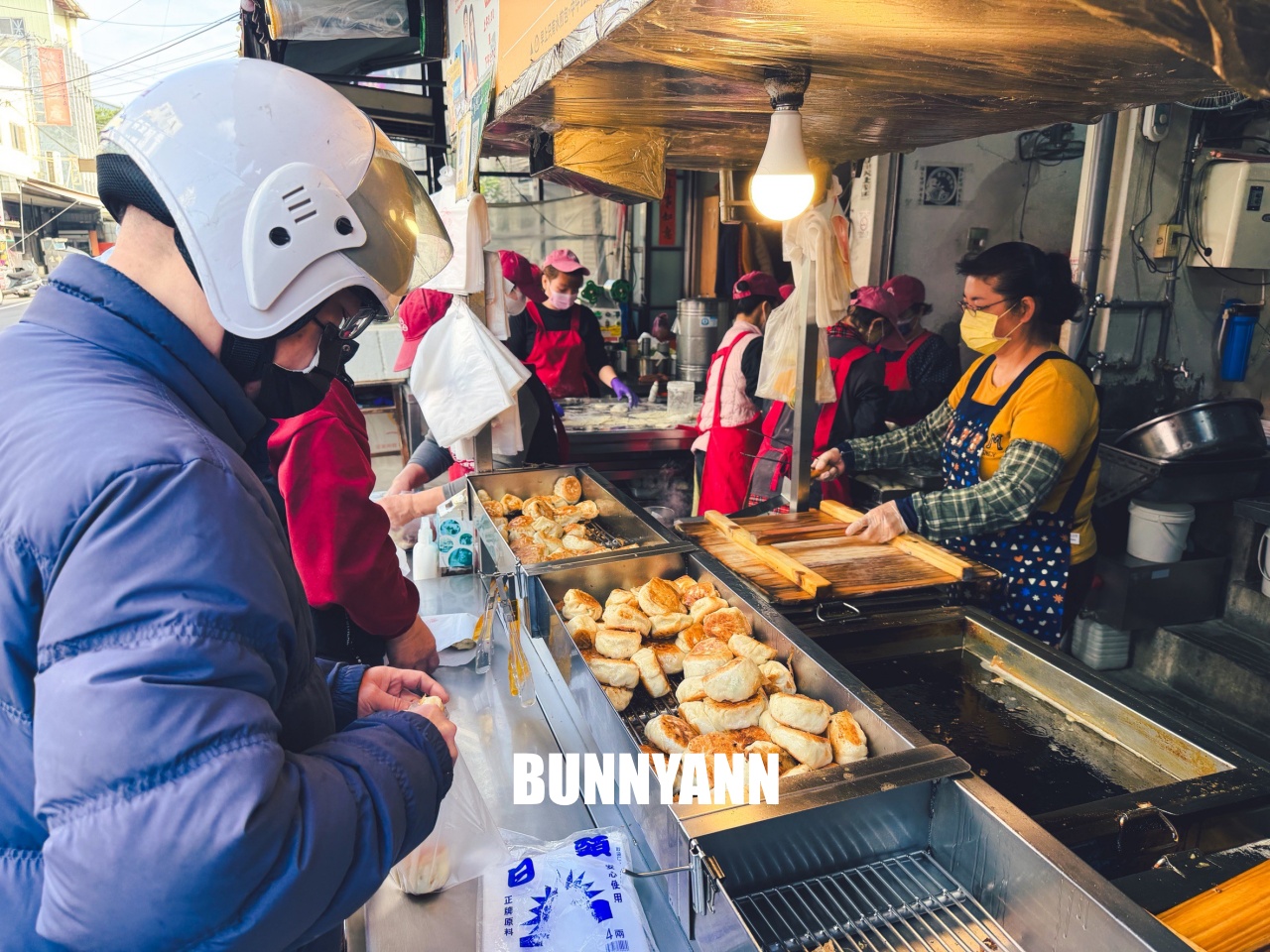 大甲必吃！一品香水煎包，超爆汁豬肉餡餅與噴香韭菜包，價格親民的銅板美食！