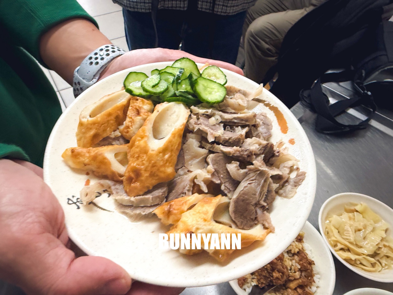 基隆美食推薦「六號碼頭麵店」,必點神級五層豬腸湯,在地人排隊也要吃的超強早餐! 基隆美食推薦「六號碼頭麵店」,必點神級五層豬腸湯,在地人排隊也要吃的超強早餐!