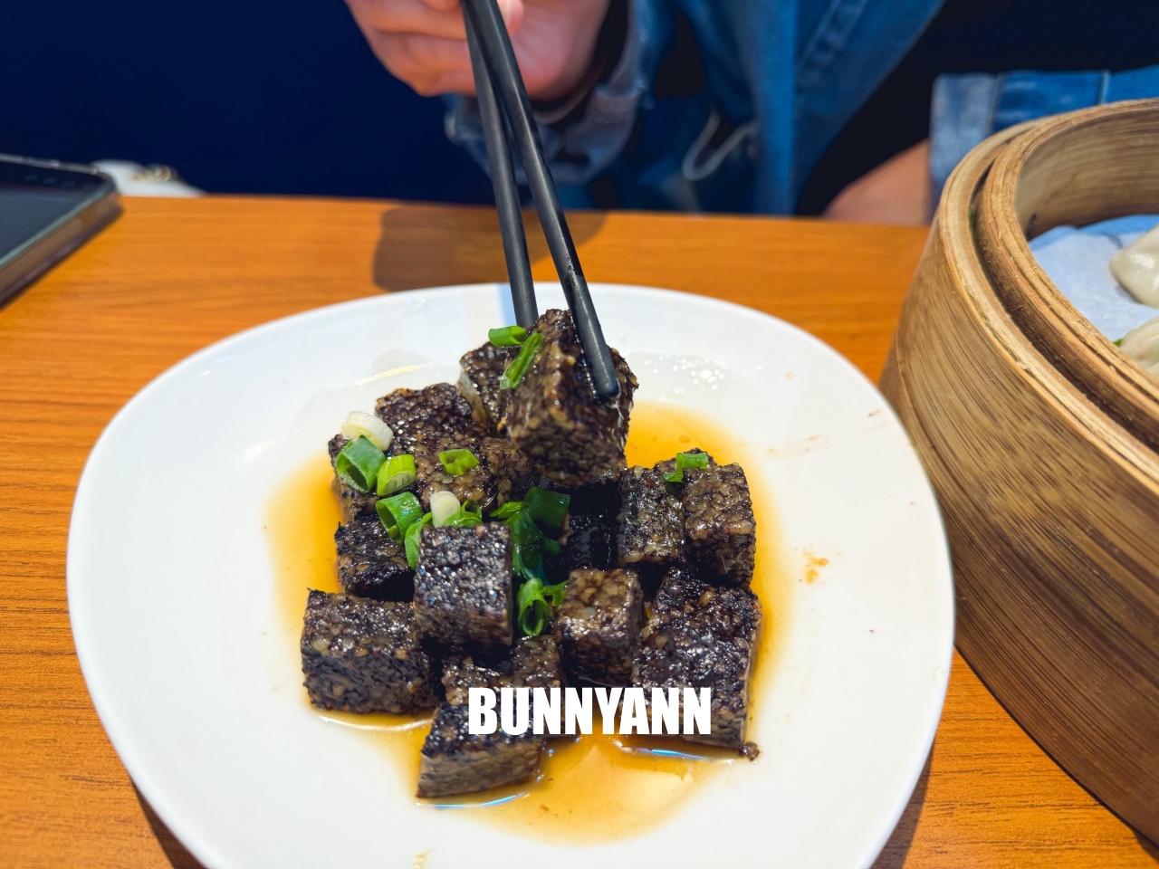 嘉義美食【京站永春湯包麵館】嘉義版鼎泰豐！現點現包皮薄爆汁超誘人，CP值高到爆棚！