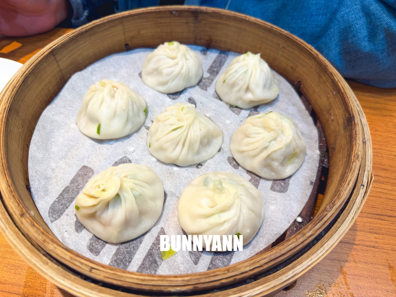 嘉義美食【京站永春湯包麵館】嘉義版鼎泰豐！現點現包皮薄爆汁超誘人，CP值高到爆棚！