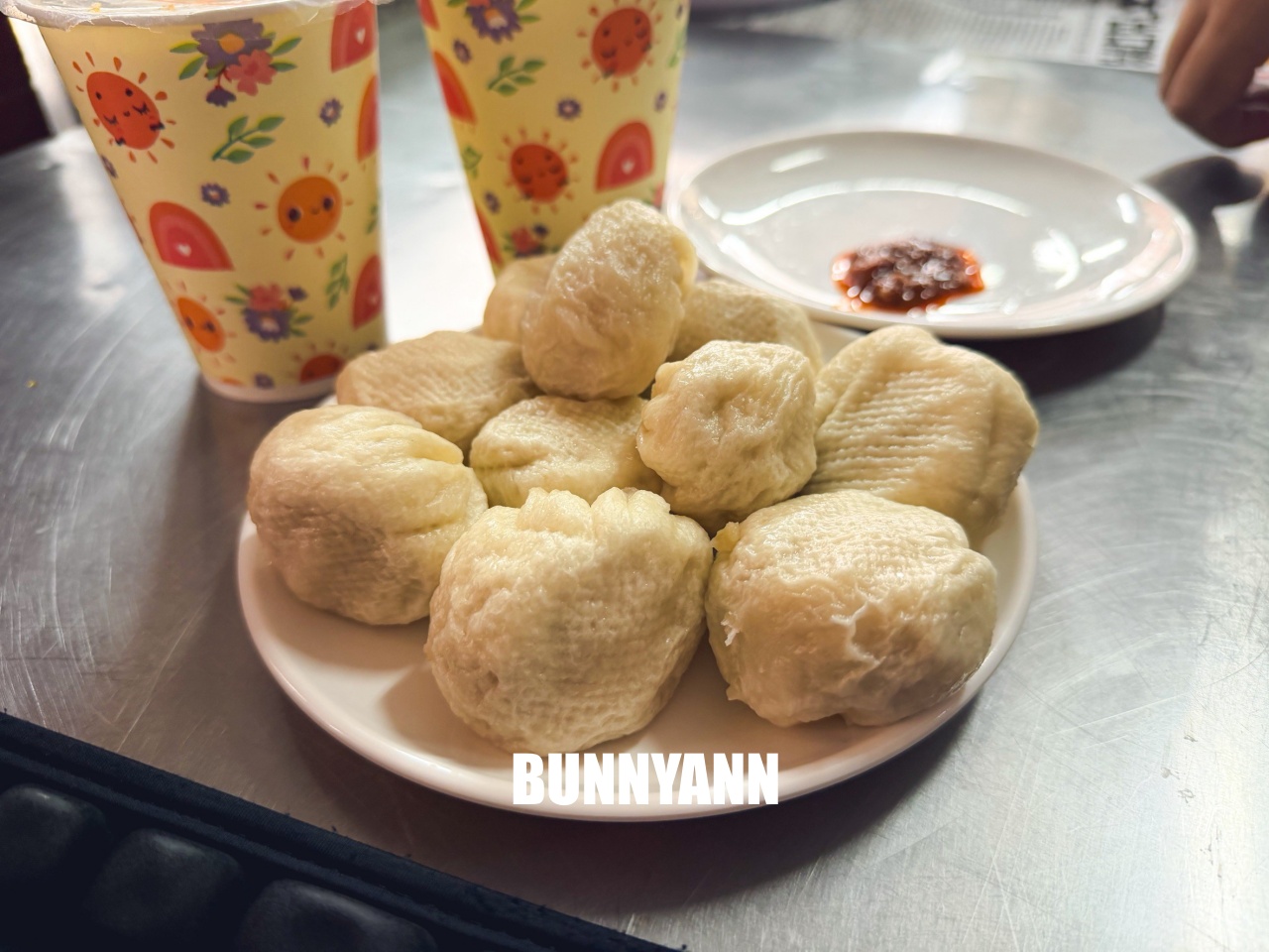 蘆洲信義豆漿，現蒸小籠包一粒只要10元，在地人激推的銅板價超強早餐店！