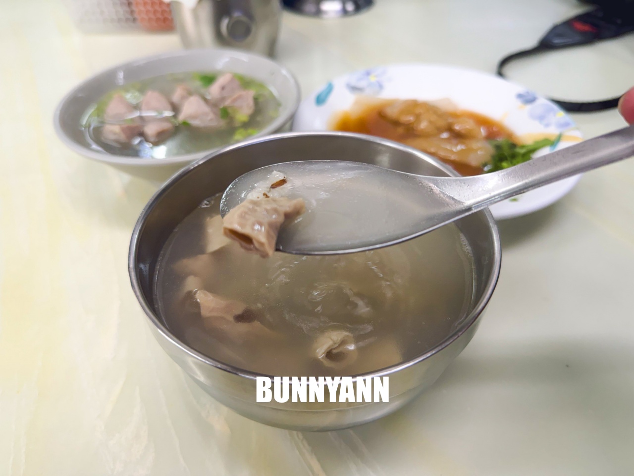 台北劍潭肉圓王，連女神林志玲也大推，500碗入選的高CP值清蒸肉圓！