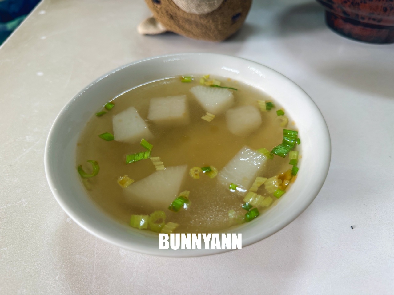 大甲山西刀削麵，鹹蛋超人機器人煮麵給你吃！手工刀削麵Q彈有勁，濃郁牛肉麵必點～