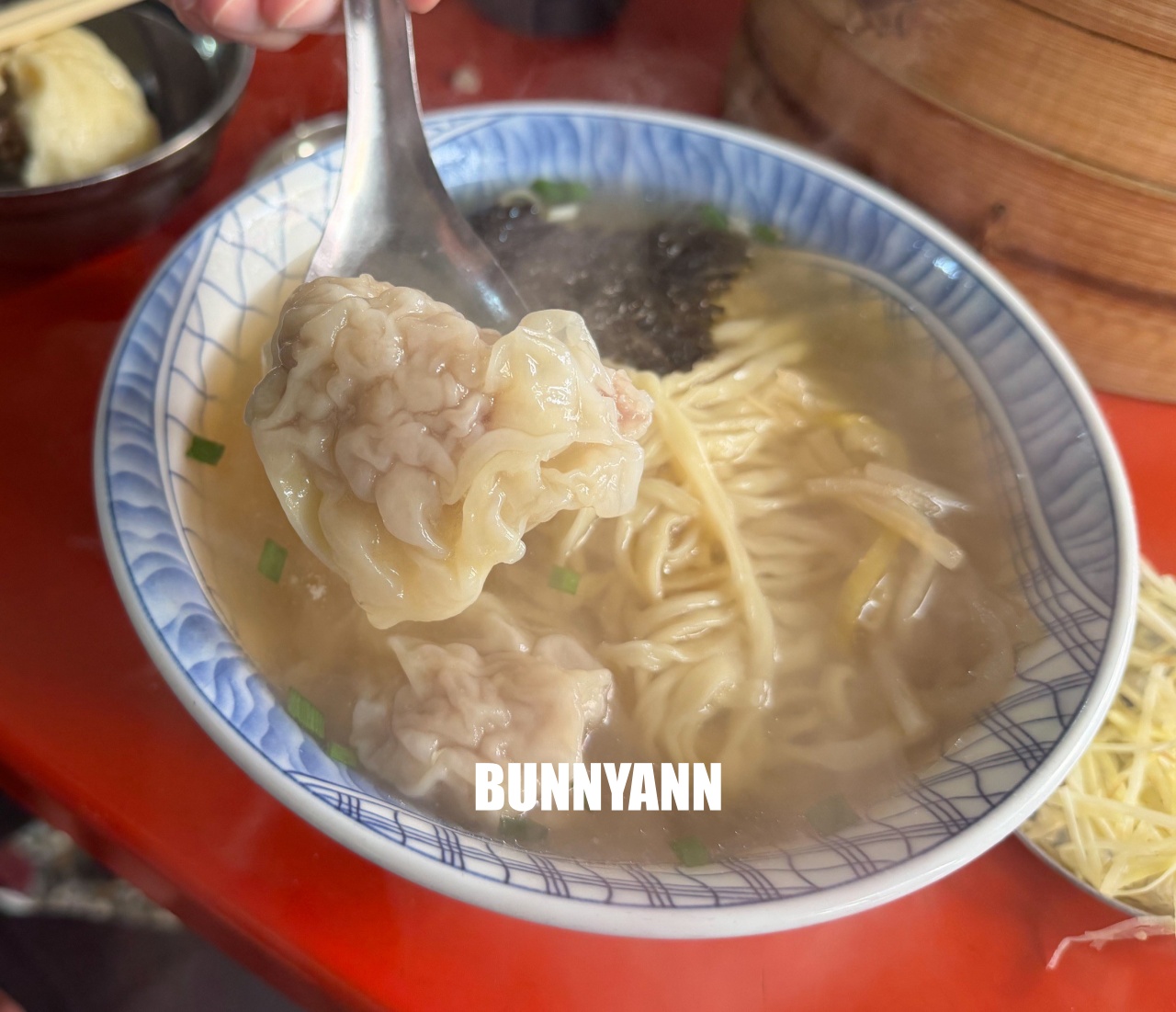 嘉義美食【德記小吃部】巷弄內的隱藏版巨無霸小籠包，現包現蒸太誘人，一籠只要60元CP值炸裂！