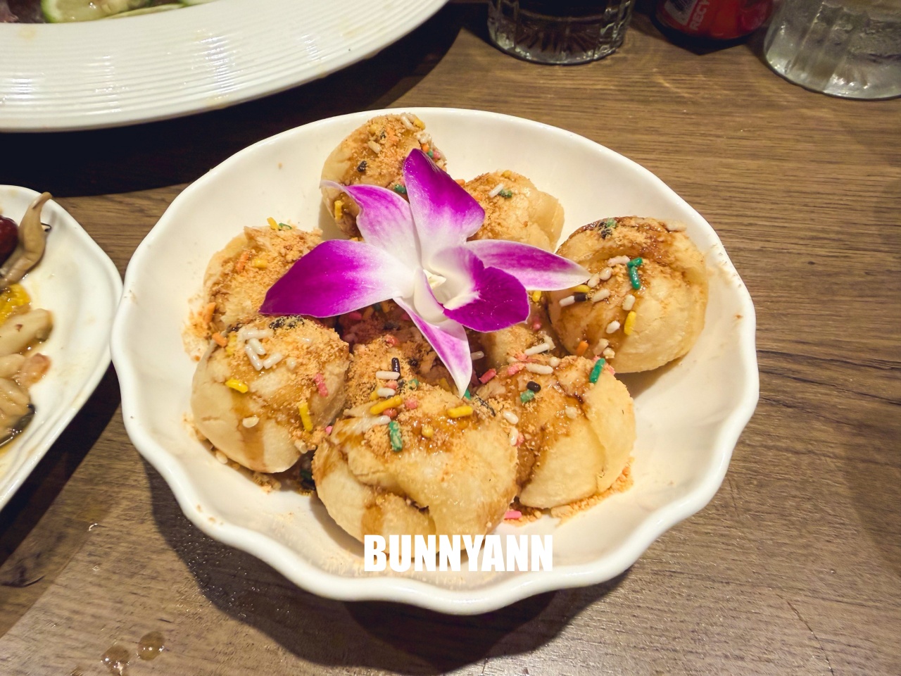 台北信義區美食「君曜雞湯」，被譽為雞湯界的LV！濃郁金黃湯頭超銷魂，包廂聚餐推薦