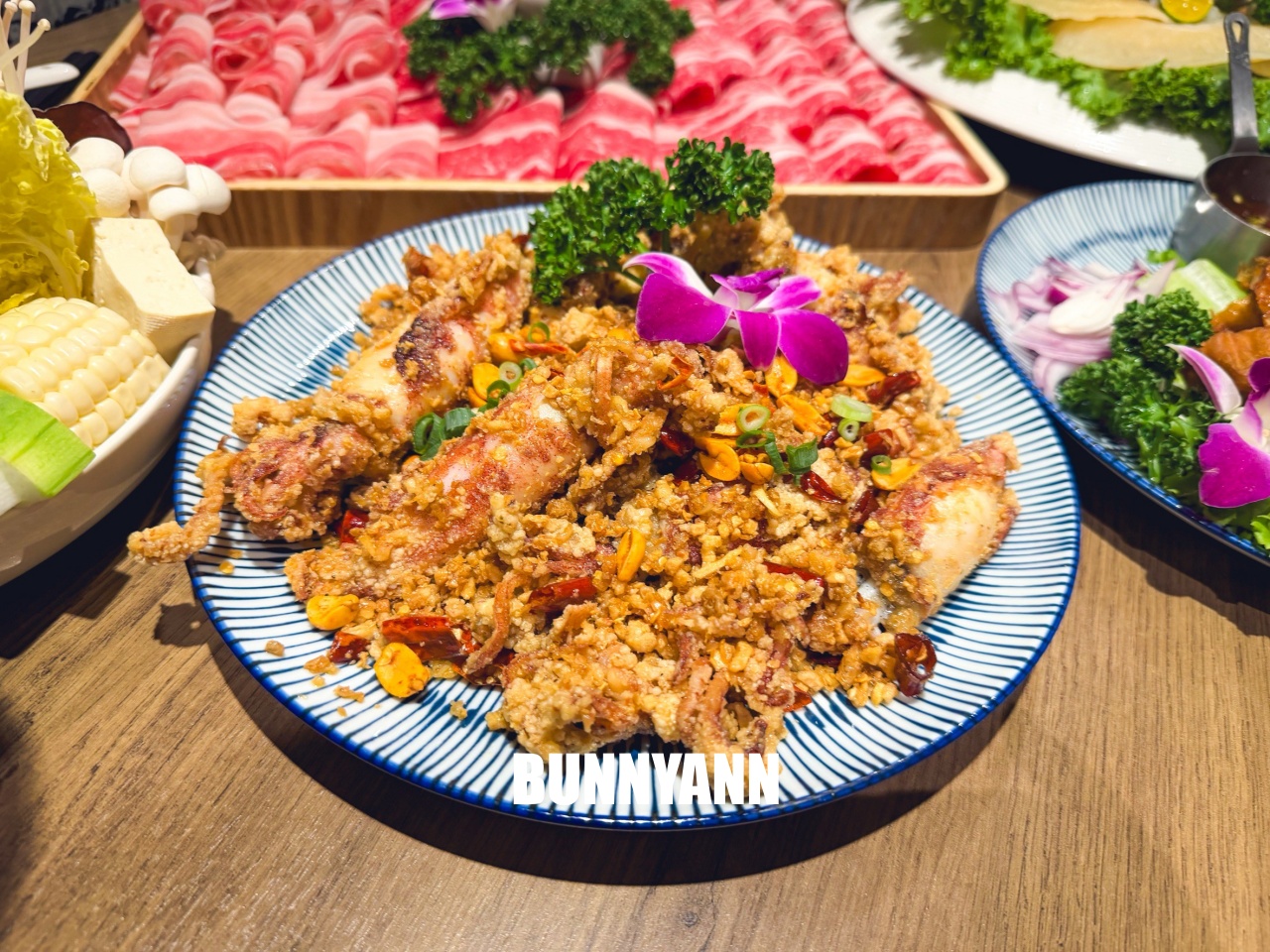 台北信義區美食「君曜雞湯」，被譽為雞湯界的LV！濃郁金黃湯頭超銷魂，包廂聚餐推薦