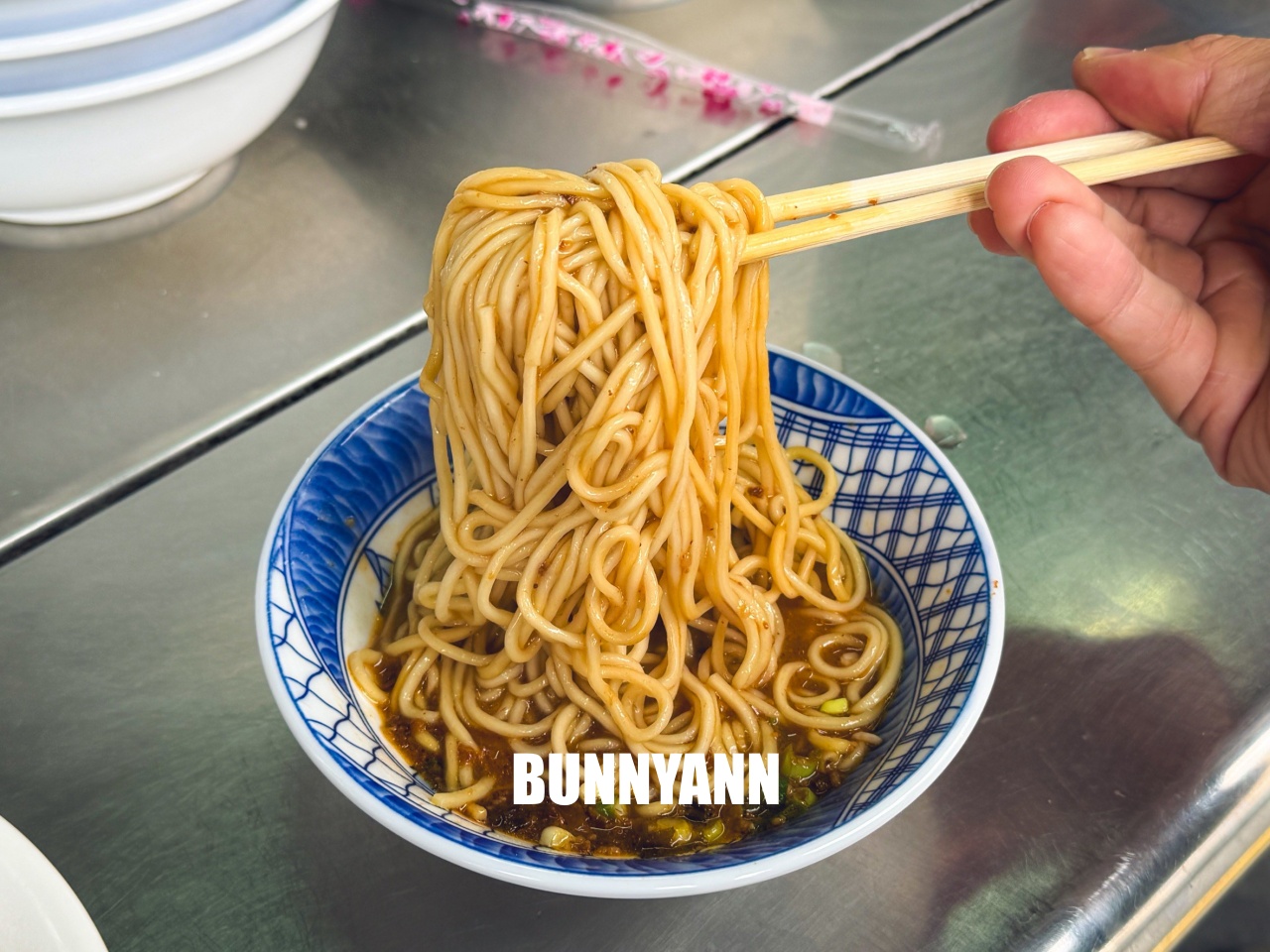 宜蘭最強古早味!景德炸醬麵,一碗麵配魚丸餛飩湯,是在地人最愛的早餐組合! 宜蘭最強古早味!景德炸醬麵,一碗麵配魚丸餛飩湯,是在地人最愛的早餐組合!