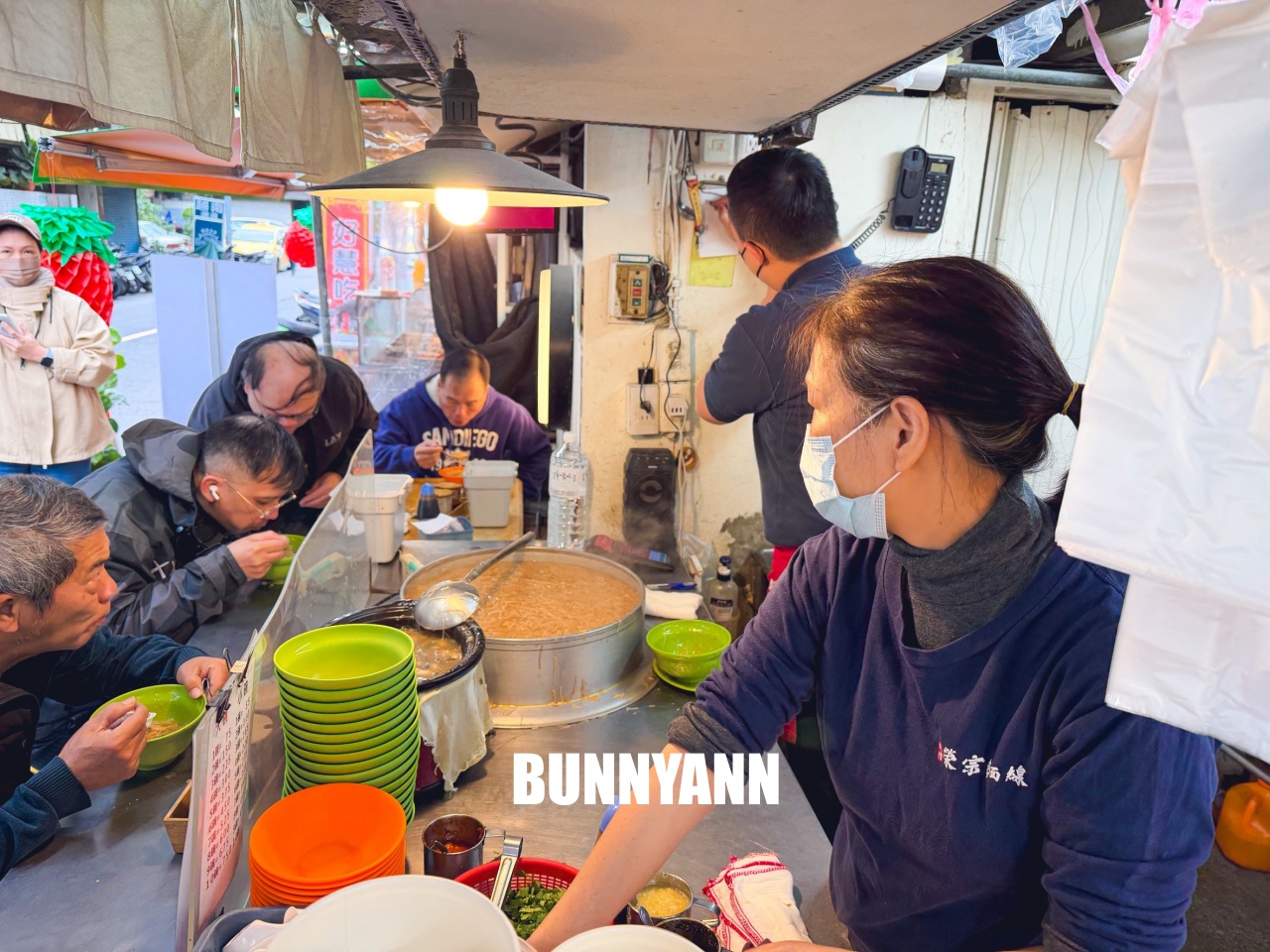 士林【劍潭榮宗麵線】30年劍潭老麵線攤，好吃的蚵仔大腸麵線在這裡