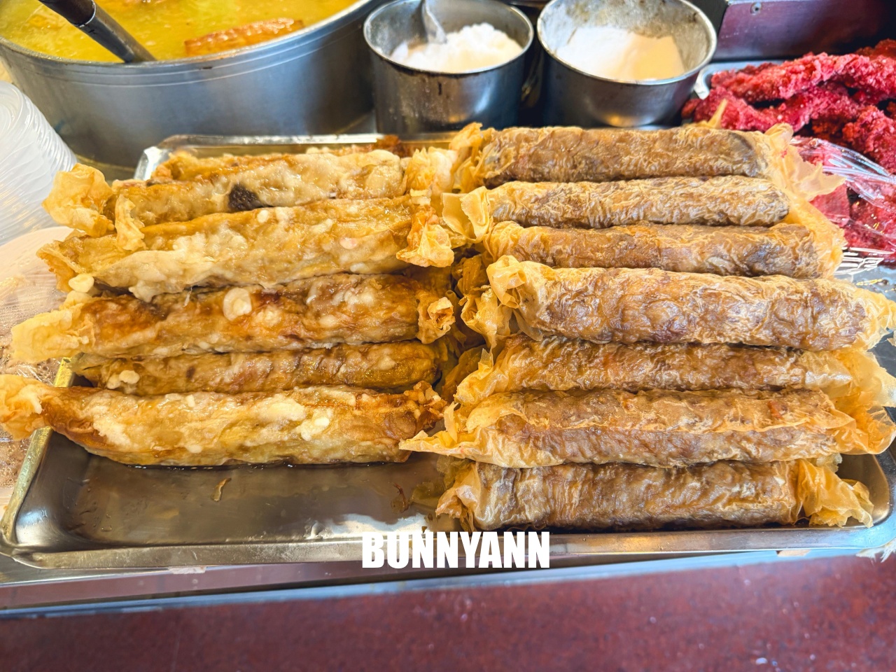 汐止美食【汐止街仔內米粉湯】隱藏版巷弄美味，紅燒肉堆成小山，CP值超高的人氣在地小吃！