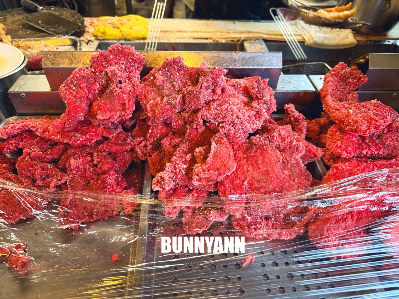 汐止美食【汐止街仔內米粉湯】隱藏版巷弄美味，紅燒肉堆成小山，CP值超高的人氣在地小吃！