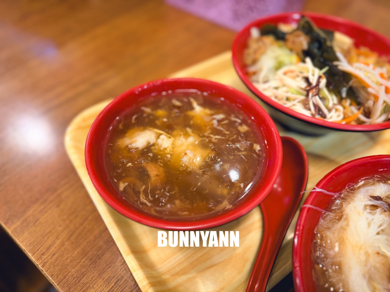 汐止美食海龍王魷魚羹，超好喝柴魚湯頭，脆口生魷魚配上蛋花太銷魂，在地人推薦必吃！