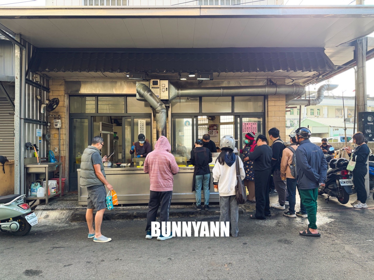 清水美食「清水白燒炸粿」傳承百年的在地滋味，現炸肉炸、蚵炸香脆多汁超欠吃！