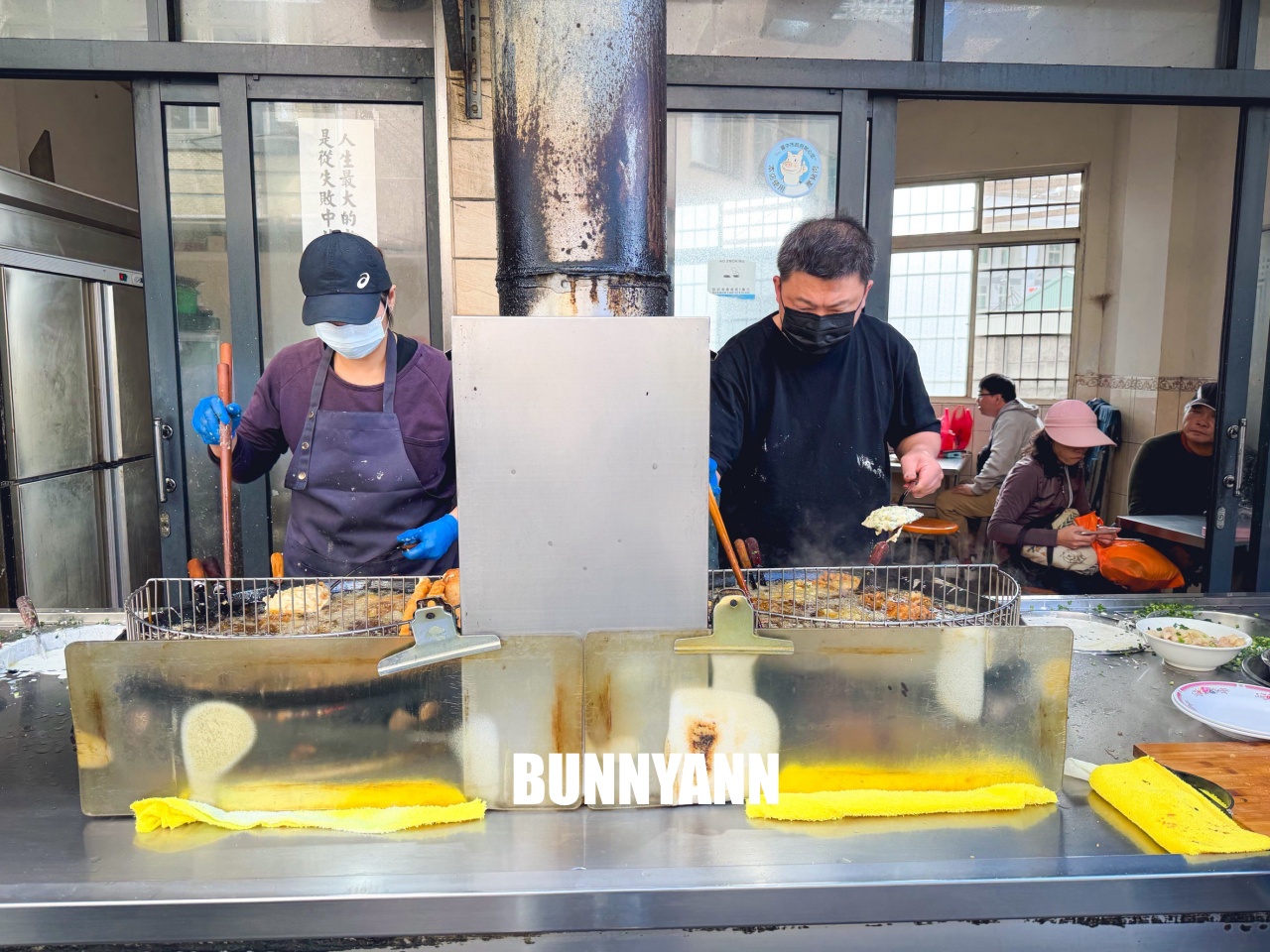 清水美食「清水白燒炸粿」傳承百年的在地滋味，現炸肉炸、蚵炸香脆多汁超欠吃！