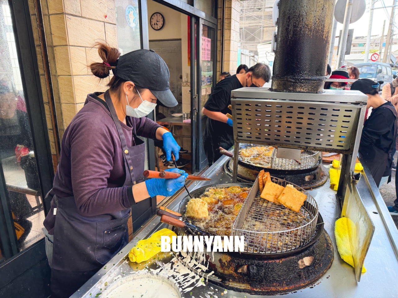 清水美食「清水白燒炸粿」傳承百年的在地滋味，現炸肉炸、蚵炸香脆多汁超欠吃！