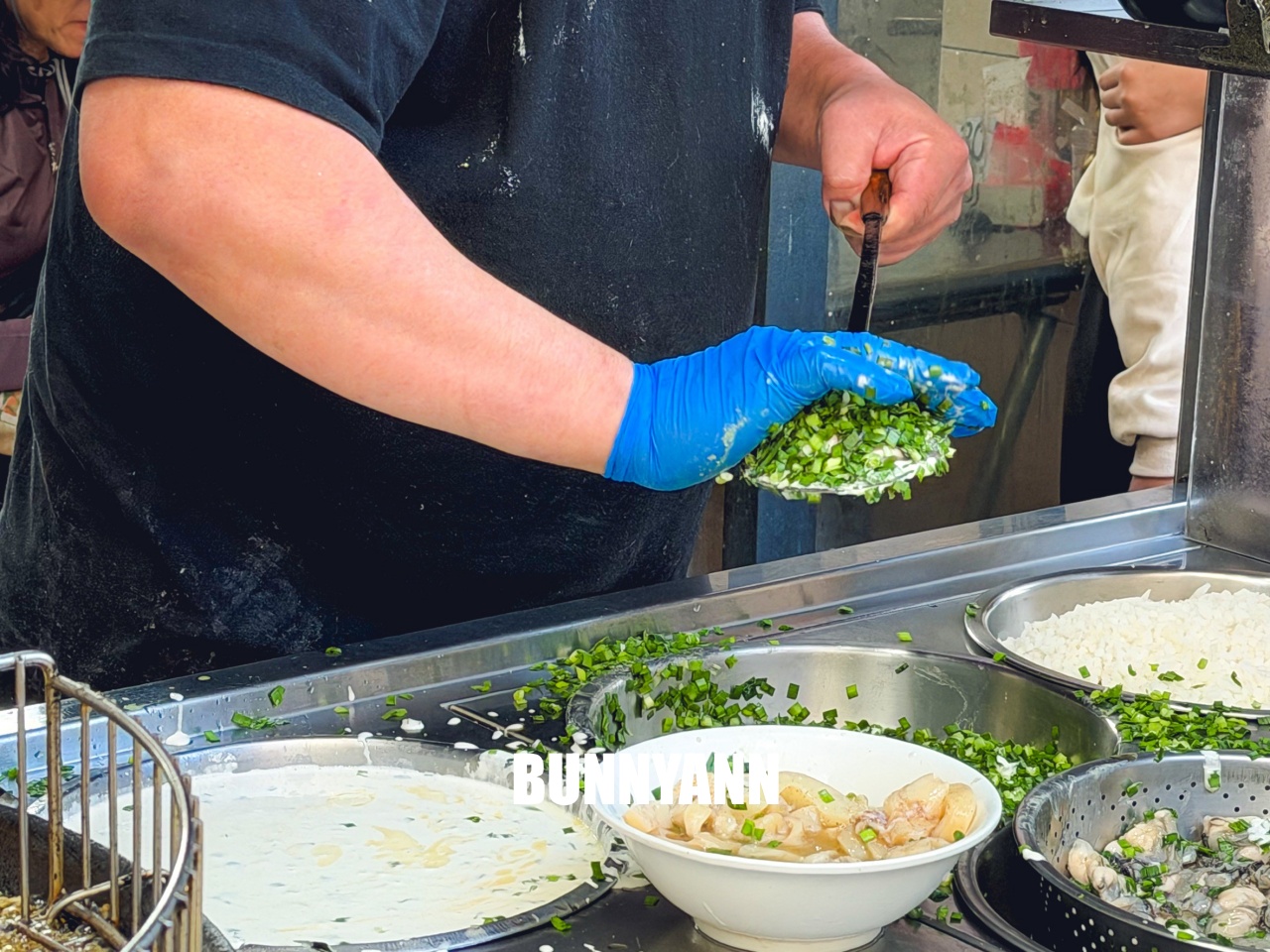 清水美食「清水白燒炸粿」傳承百年的在地滋味，現炸肉炸、蚵炸香脆多汁超欠吃！