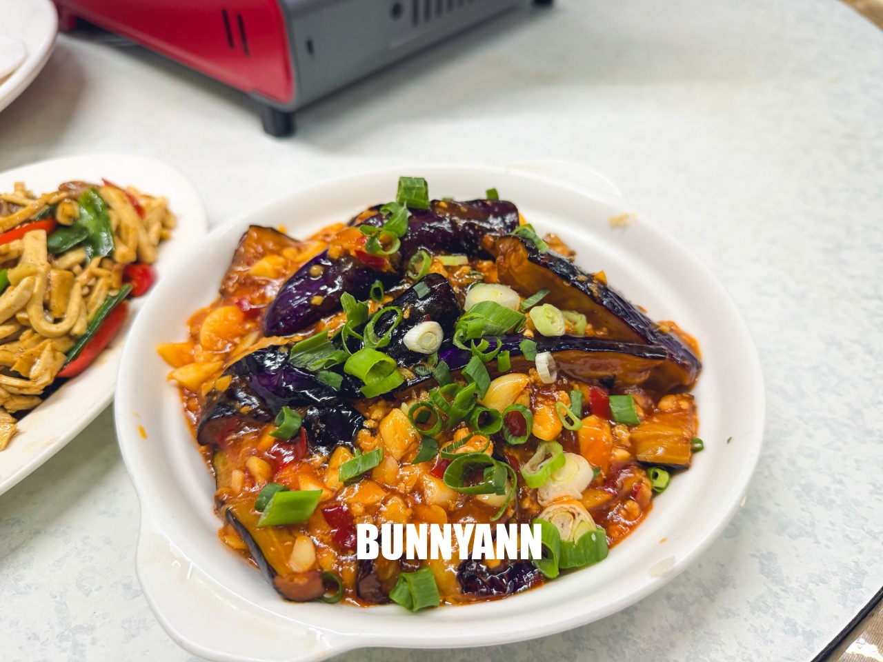 台北美食【湘鼎坊】經國先生御廚操刀！超狂砂鍋魚頭750元吃到撐，熱炒CP值高到嚇人。