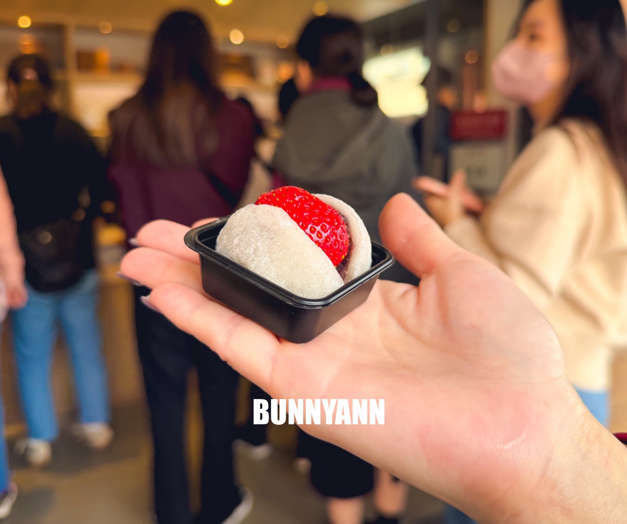 台北迪化街必吃！滋養和菓子，草莓大福期間限定，最中餅現烤超美味！