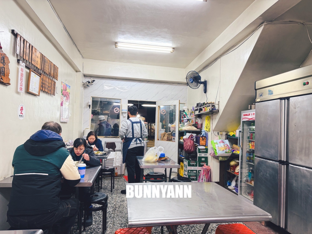 基隆美食【牛肉德沙茶炒牛肉】在地人激推的咖哩沙茶香，清燉牛雜湯料多實在超好喝！