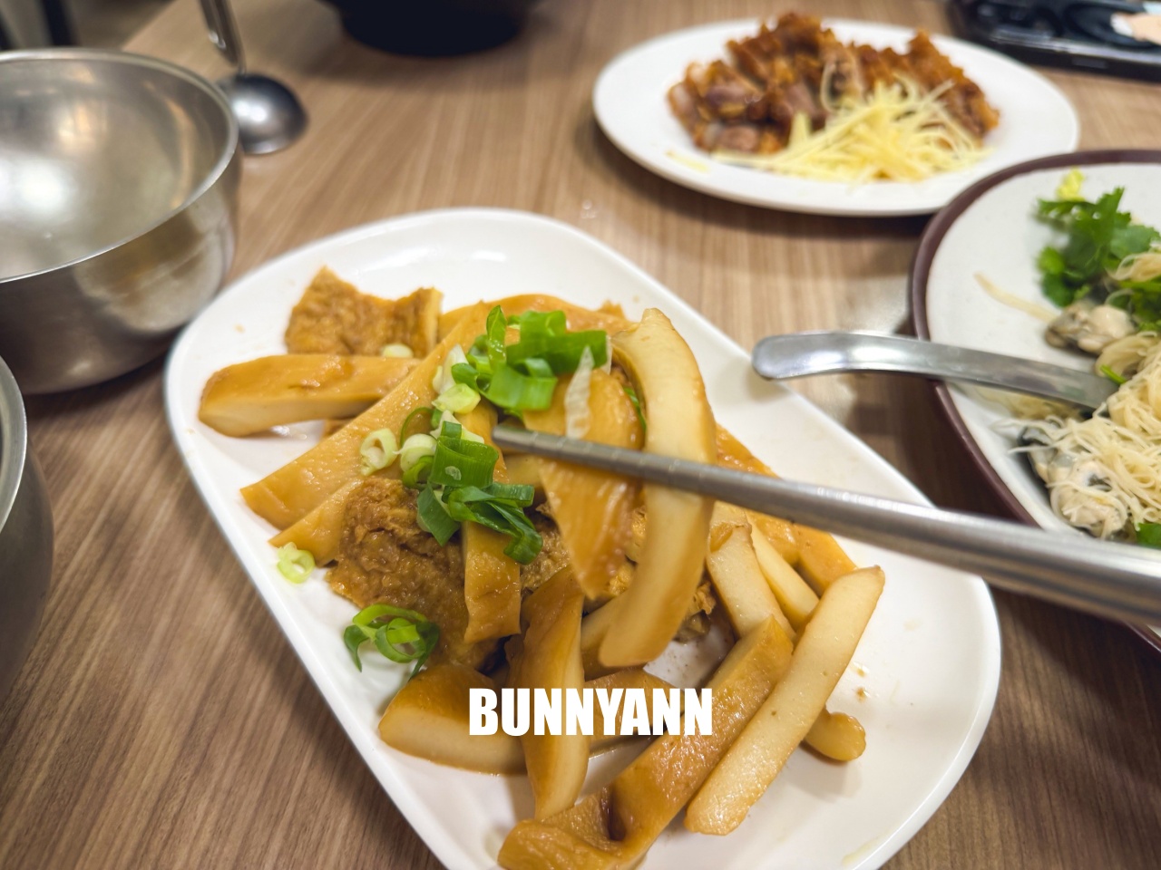 新竹美食「竹蓮什錦麵」,超大碗古早味什錦麵,在地人推爆的排隊老店,必點酥脆炸肉! 新竹美食「竹蓮什錦麵」,超大碗古早味什錦麵,在地人推爆的排隊老店,必點酥脆炸肉!