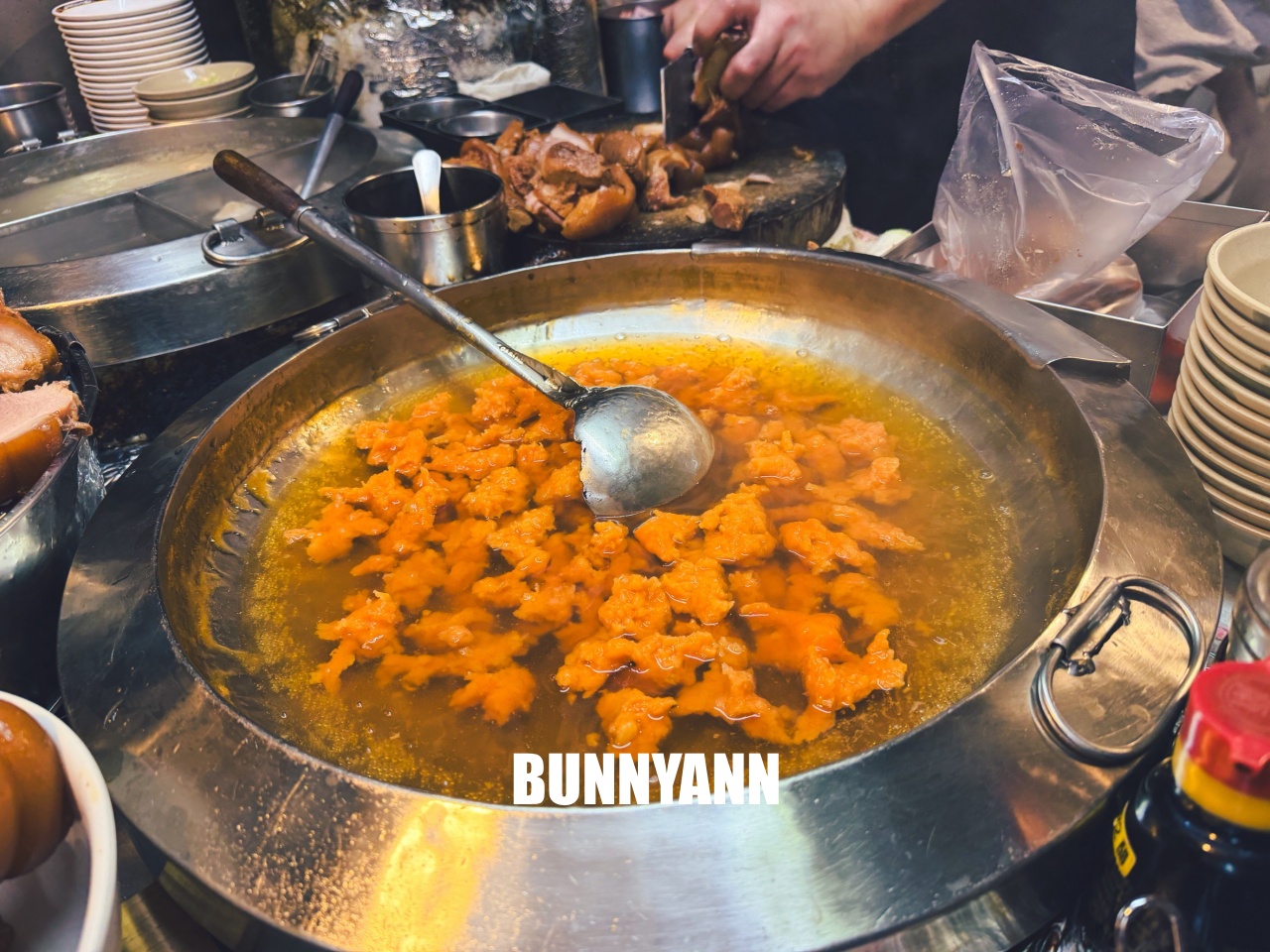 基隆美食【基隆廟口22號蝦仁羹豬腳】必吃人氣老攤，Q彈又入味的豬腳太銷魂！