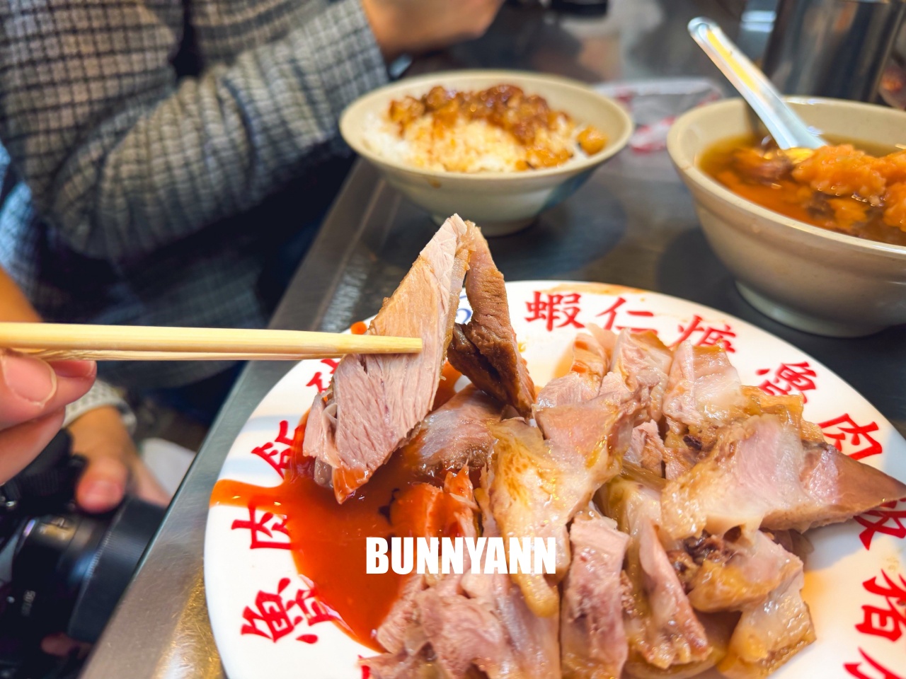 基隆美食【基隆廟口22號蝦仁羹豬腳】必吃人氣老攤，Q彈又入味的豬腳太銷魂！