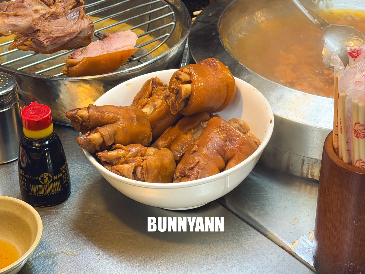 基隆美食【基隆廟口22號蝦仁羹豬腳】必吃人氣老攤，Q彈又入味的豬腳太銷魂！