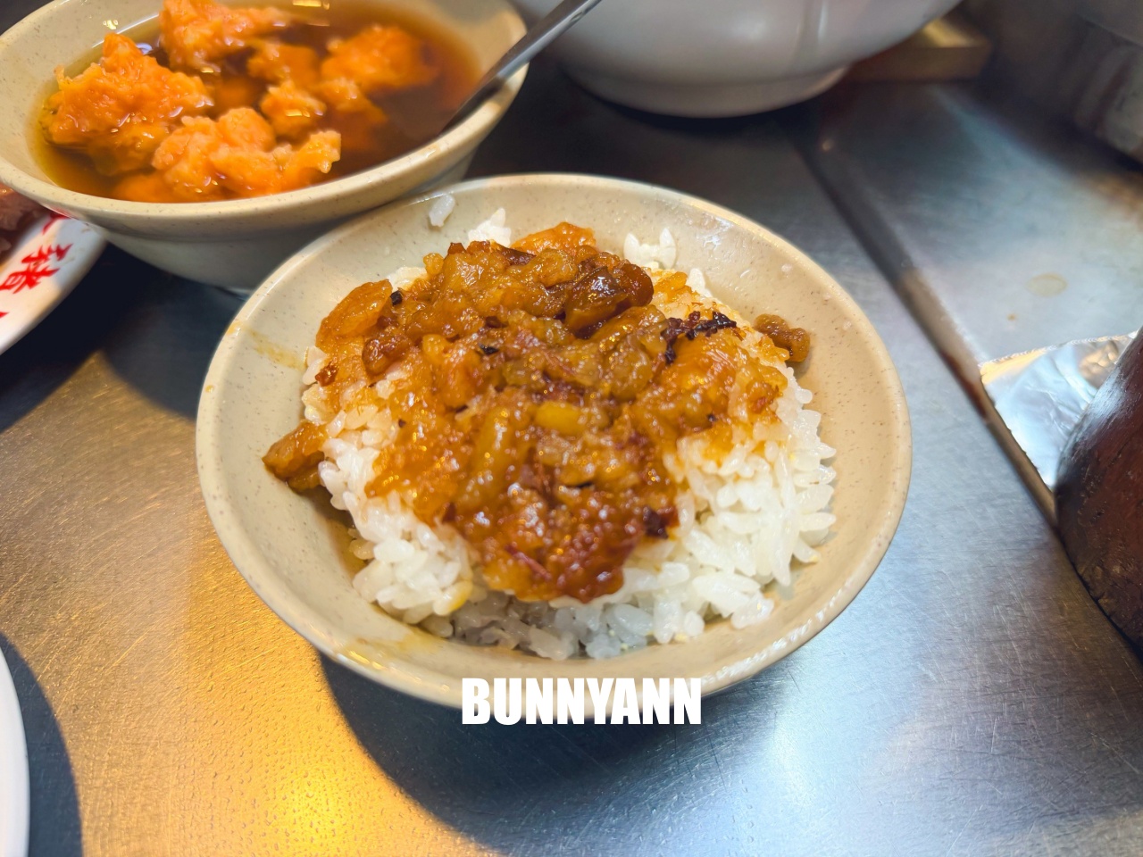 基隆美食【基隆廟口22號蝦仁羹豬腳】必吃人氣老攤，Q彈又入味的豬腳太銷魂！