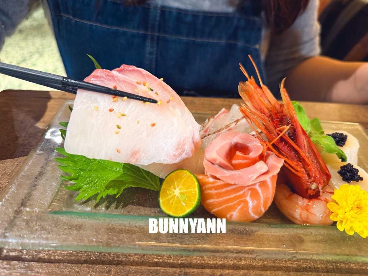 新北美食》終於衷魚，新莊巷弄內超人氣日式丼飯，滿滿生魚片太犯規，濃厚昭和復古風情！